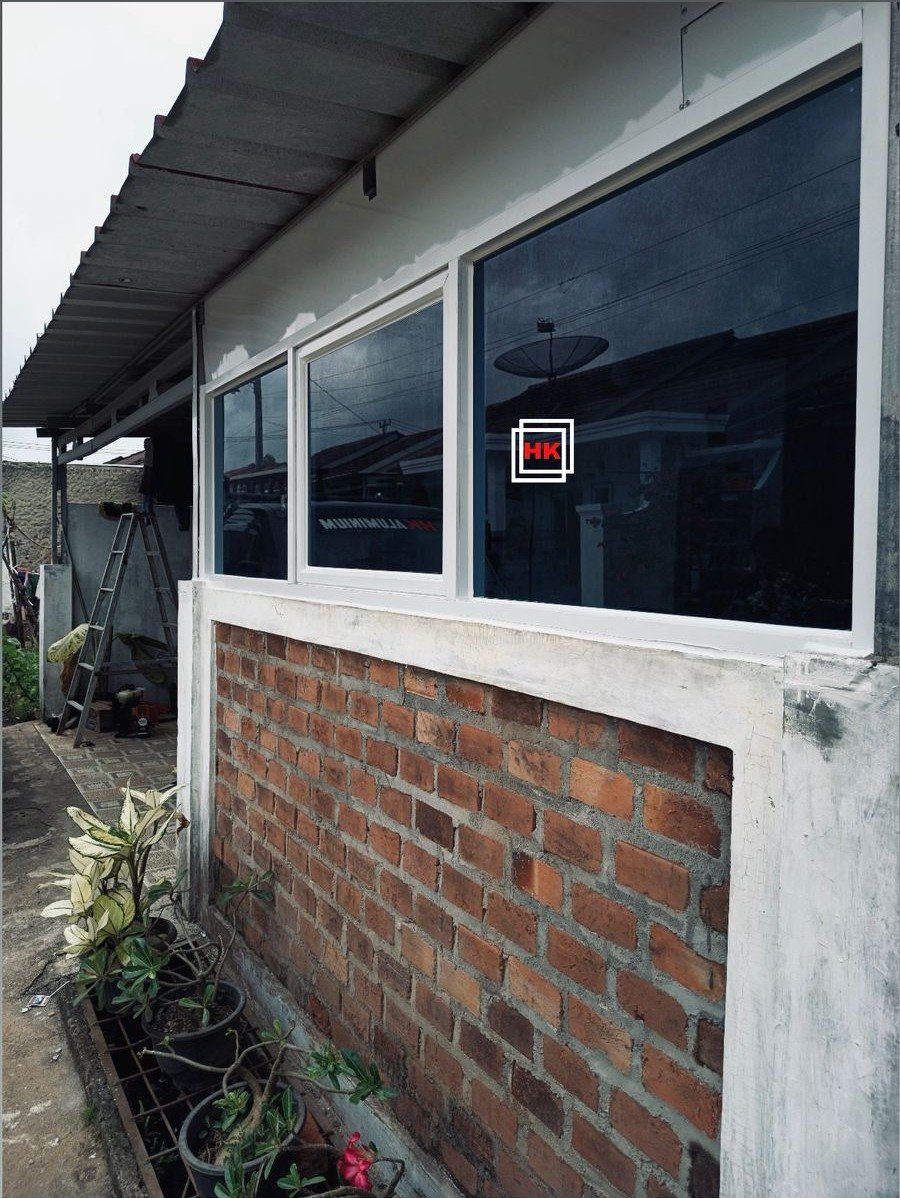 Jendela Boven & Fixed Glass