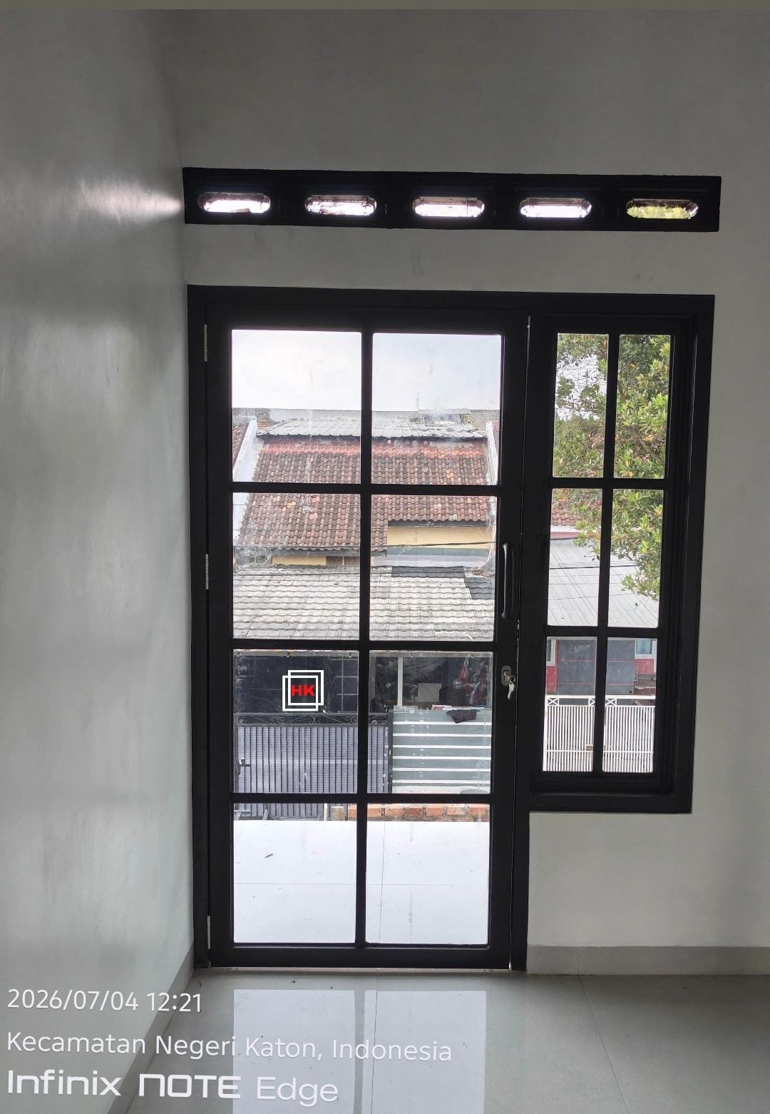 Pintu + Jendela Gendong